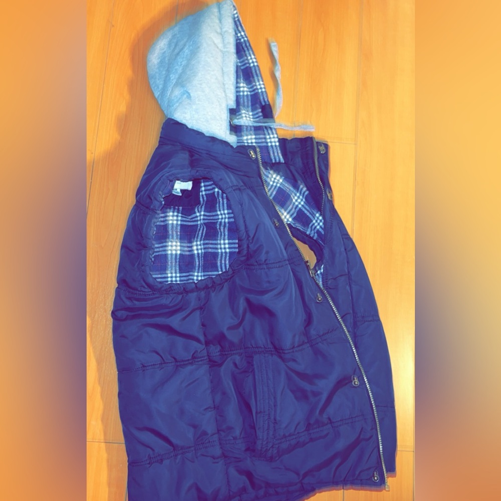 Sleeveless jacket W/Hoodie
